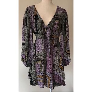 Band of Gypsies • S • Long Puff Sleeve V Neck Keyhole Tie Front Floral Print